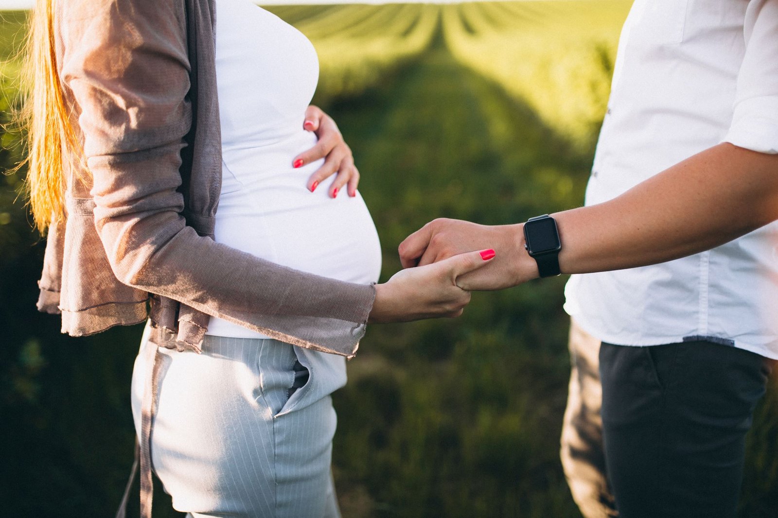 pregnant-woman-with-her-husband-Mommy Caring